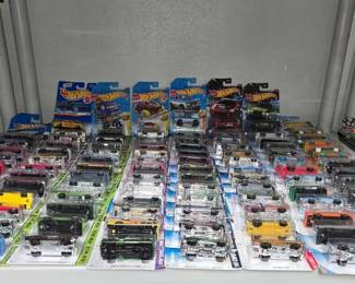 2440  101 Hot Wheel Die Cast Cars 