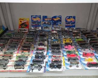 2426  98 Hot Wheel Die Cast Cars 