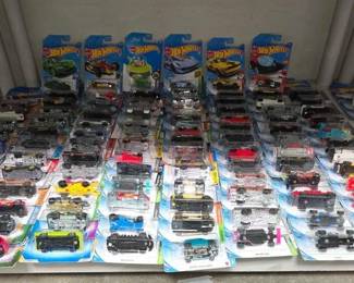 2446  98 Hot Wheel Die Cast Cars 