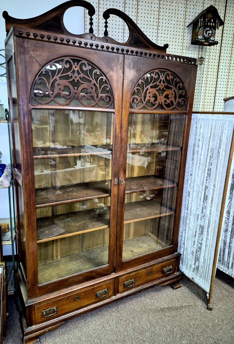Save The Date and plan on attending next weekend’s Pen and Pencil Large 2 Day Estate Sale.