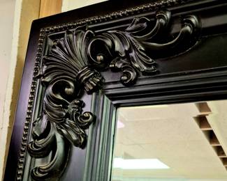 Decorative corner pieces