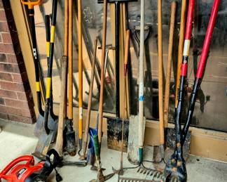 Yard hand and power tools