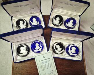 "Bicentennial Collectionof Cameos in Crystal" sets