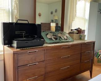 Great stereo for your vintage vinyl.