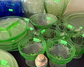 Uranium Anchor Hocking Cameo glass