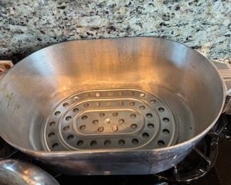 Large Wagner Ware Magnalite roaster - good condition