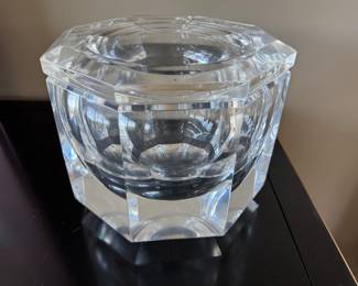 Alessandro Albrizzi  large chunky octagonal Lucite ice bucket  7.5"h x 10" diameter 