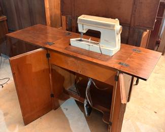 Vintage Singer Sewing Table
