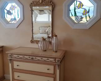King bedroom suite: dresser
