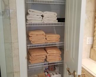 Wire shelving; towels & linens