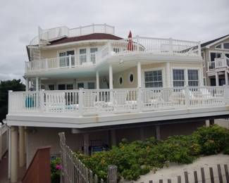 Extensive amount of vinyl railing