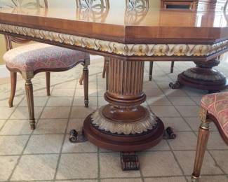 Pedestal dining table detail