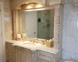 Stunning mirrored bath vanity