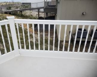 Vinyl railing detail