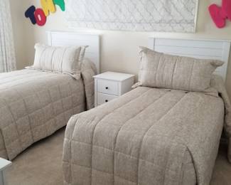 Contemporary twin beds