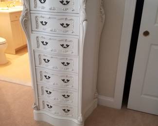 King bedroom suite: tall lingerie chest