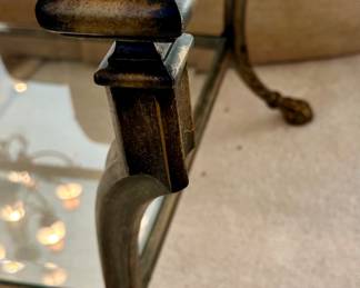 Curved Legs Design