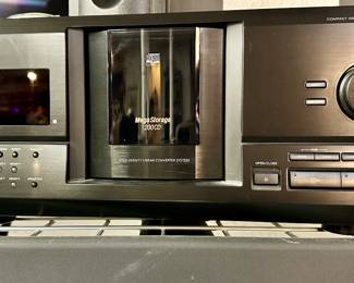 Sony Mega Storage 200CD Compact Disc Player, CDP-CX220.