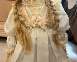 Lovely Collectible Vintage 17" Doll by Ivonne Heather, "Elizabeth", She is a Hand Numbered Annual Edition, With Tags! (Sadly, She's Lost her Bonnet)