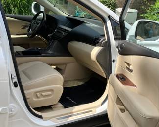 Interior of the 2014 Lexus RX 350 5-Door SUV 4X4
