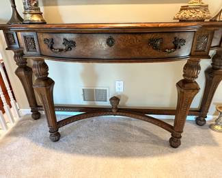 Completely Gorgeous Drexel Heritage Console Table Fitted with a Single Frieze Drawer upon 4 Carved Legs, 72" x 21" x 36".