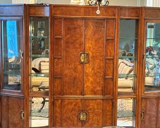 Outstanding Thomasville Five Section Lighted Cabinet, Total Width 109" and 80" High, 22" Deep