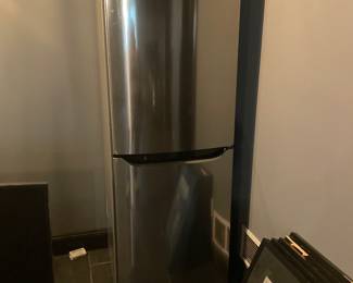 LG LBN10551PS LG Bottom Freezer Refrigerator - Stainless Steel - Great Working Condition -