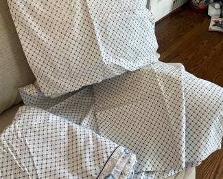 Alexandre Turpault - 1 Flat Sheet, 2 Pillowcases, 2 Shams - *1 Sham Color Slightly Faded *