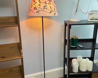 Metal Standing Floor Lamp with Embroidery Fabric Shade