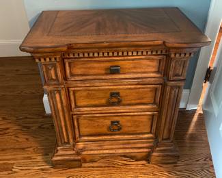 Solid Wood Nightstand 3 Drawer