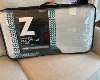 Shoulder Gel Dough + Z Gel Memory Foam Pillow Queen Mid Loft