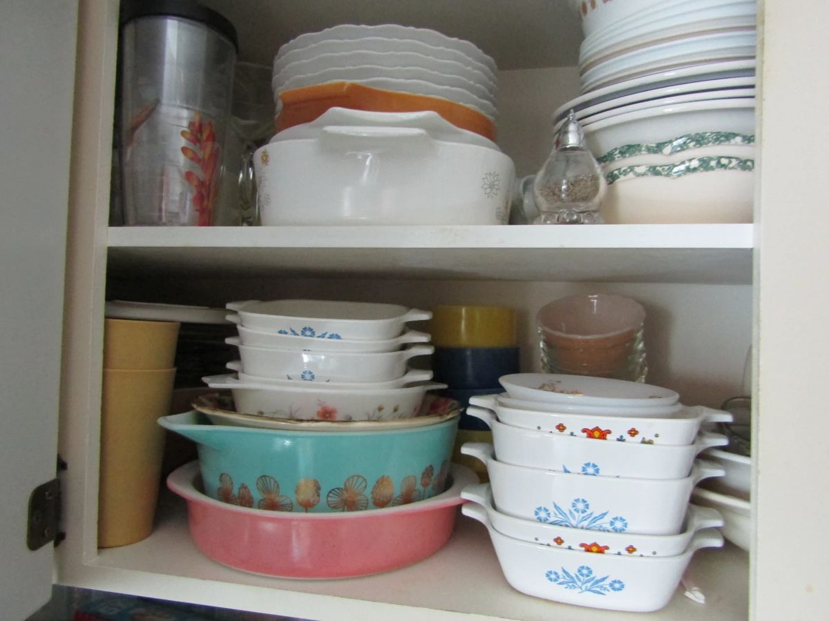 Pyrex, Corning ware, pots, pans, dishes