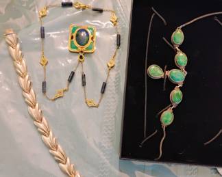 great necklaces & bracelets..........