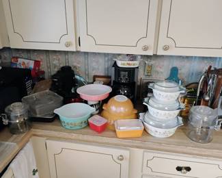 Pyrex bowls- Cinderella, Prototype (?), refrigerator dishes