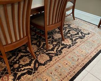 Another pic of the rug. Very good condition. Clean.