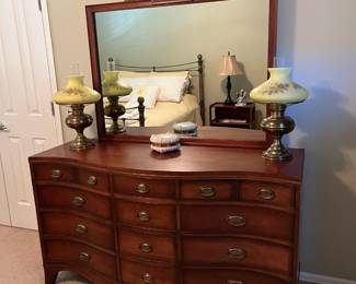 Another look at the dresser.