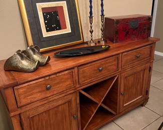 Very fine Ethan Allen console. Love the smaller size.