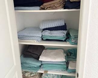 7210 Linen Closet