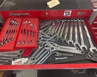 1302 Wrenches