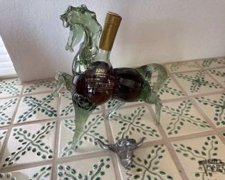 6110 Horse Bottle and Bullhead Cork Puller