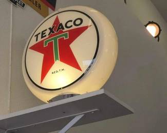 1220 Texaco Globe Movie Spotlight