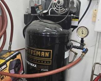 1640 Craftsman 60 Gallon Air Compressor, Hoses Morw