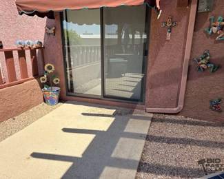 8516 Patio Decorations