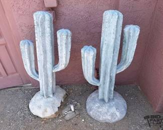 9700 2 Plaster Cacti