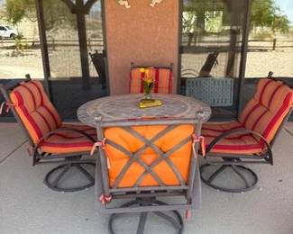 8510 Patio Furniture and Wall Art