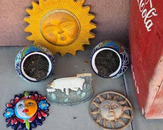 2173 Yard Art Plant Pots