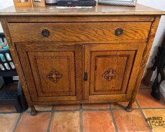 9902 Wooden Cabinet