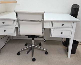 7720 Desk, Rolling Chair More