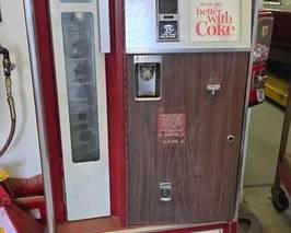 2235 Glass Bottle Coca Cola Vending Machine