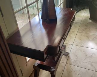pedestal table